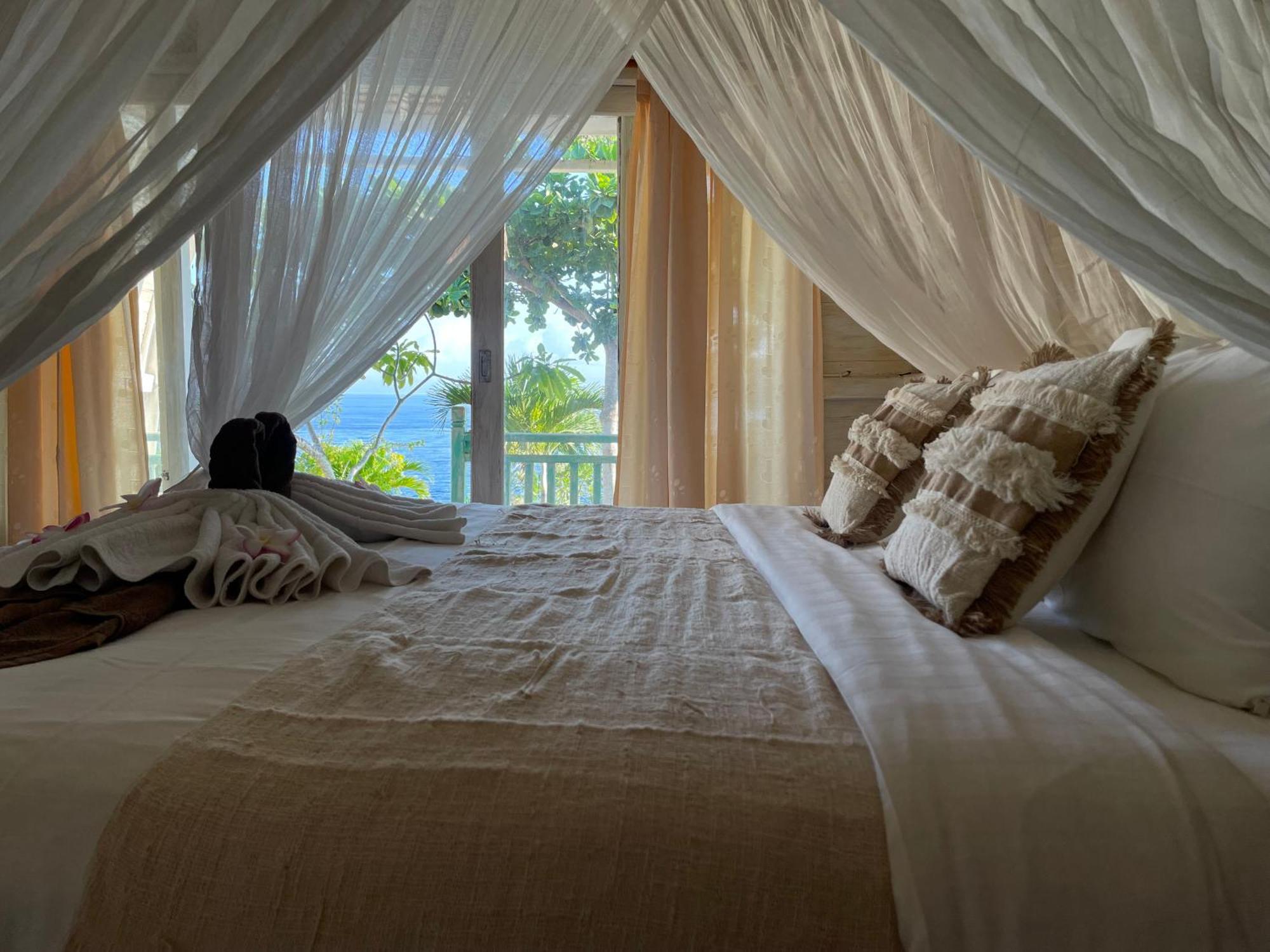 The Edge Lembongan Villa Exterior photo