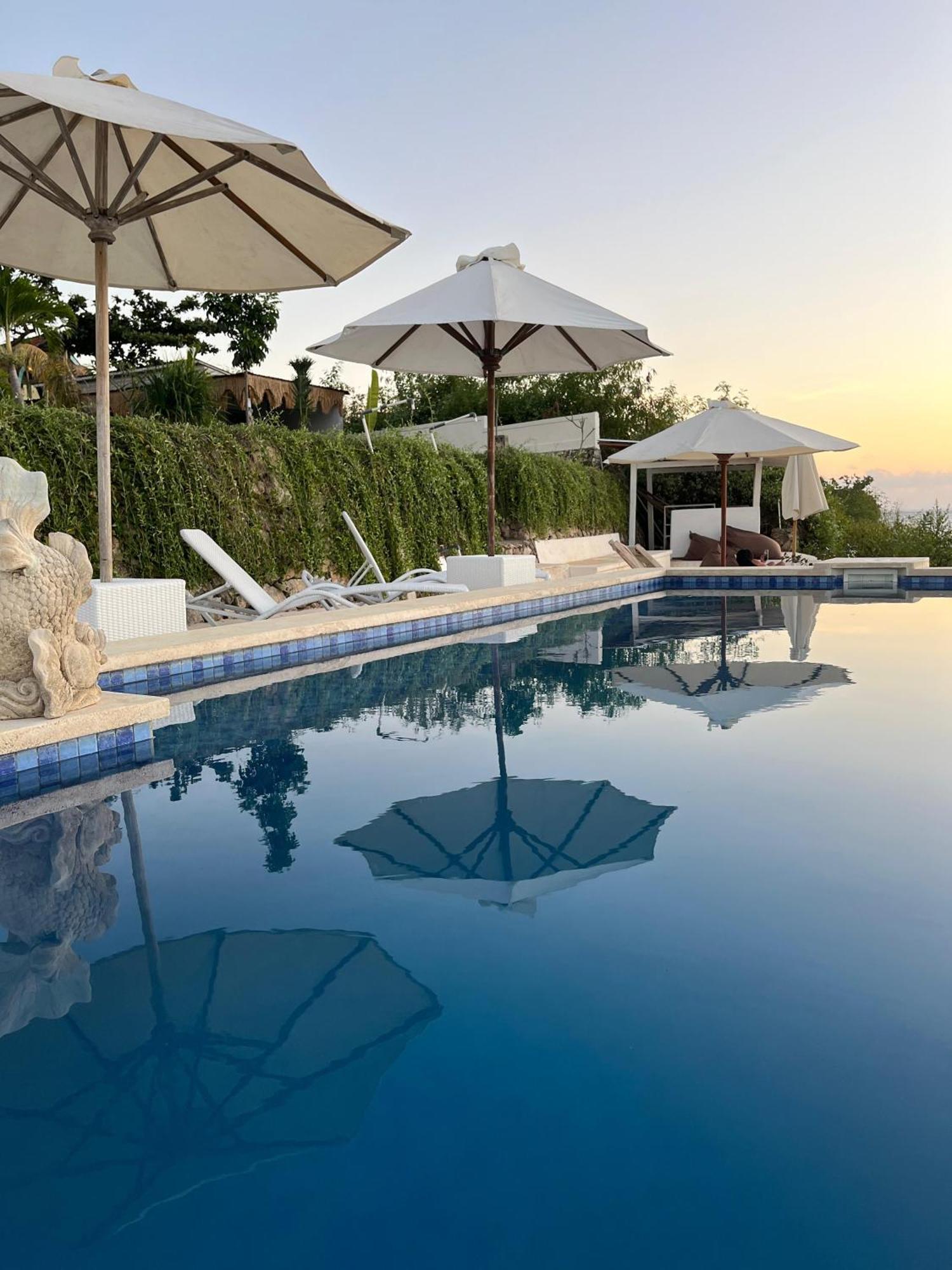The Edge Lembongan Villa Exterior photo