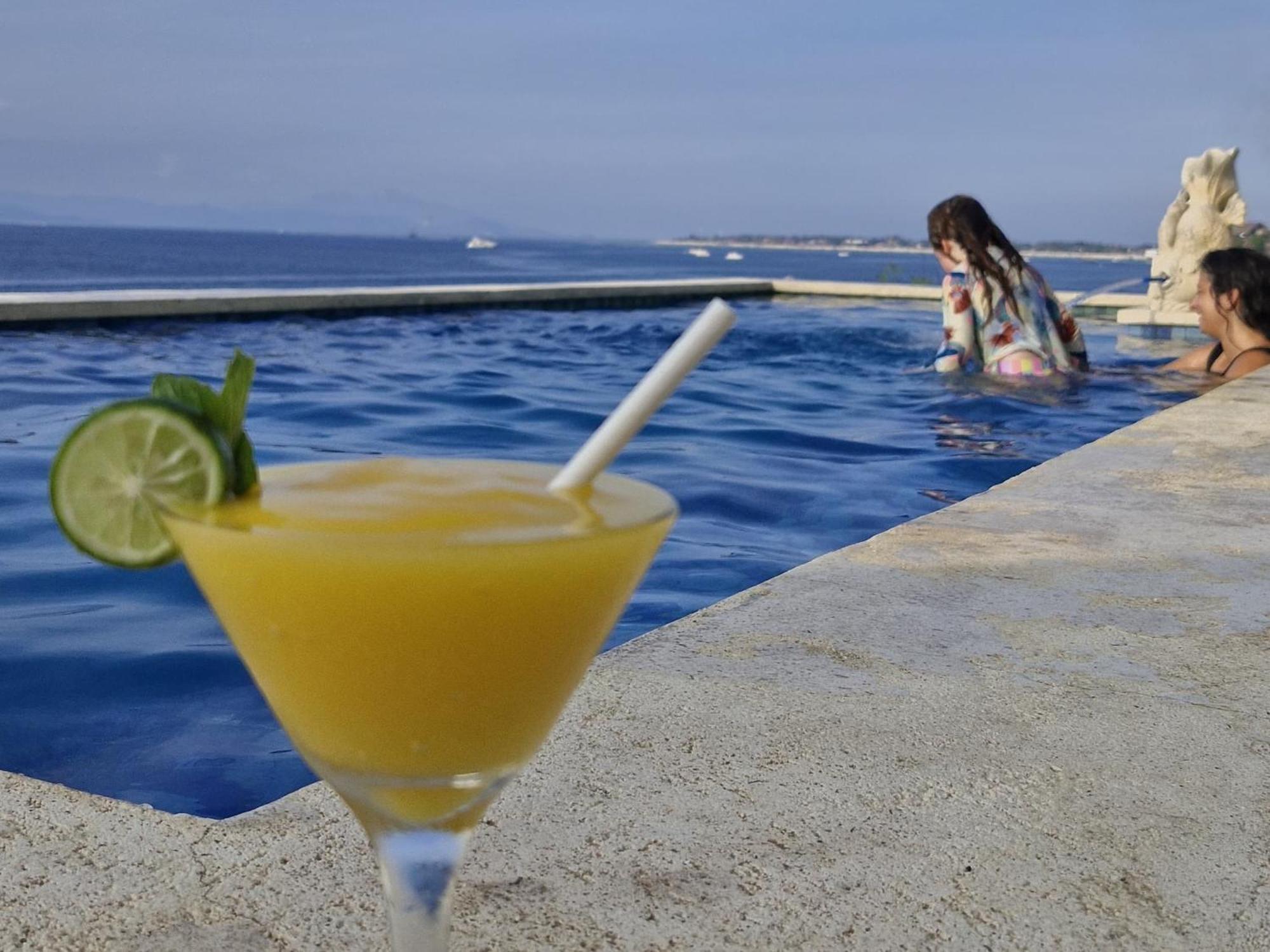 The Edge Lembongan Villa Exterior photo